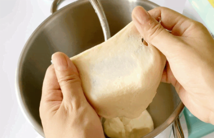 大人小孩都爱吃的软绵拉丝椰蓉面包，心形造型，简单易做
